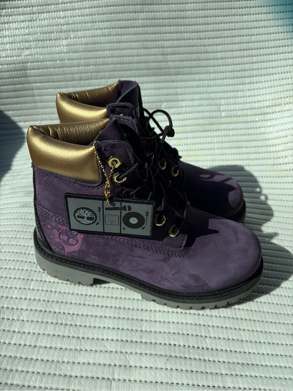 [IMPORT-FREE] Timberland Premium 6"
Hip Hop Royalty Junior Size 1 Purple Boot